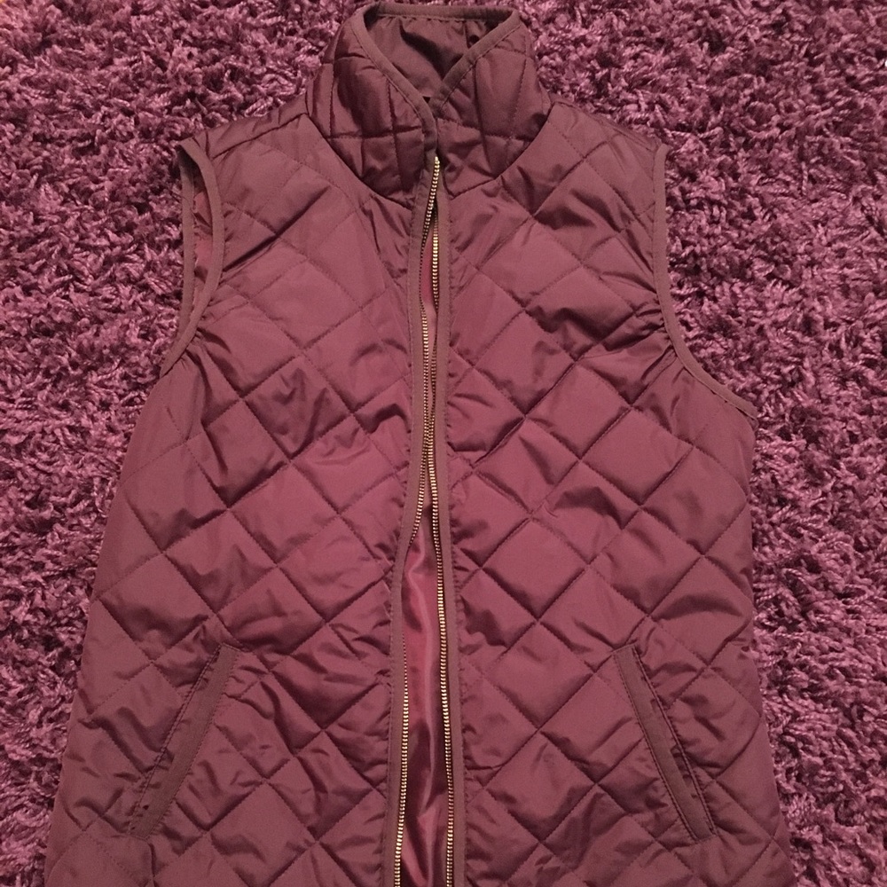 Old navy light weight quilted vest size small